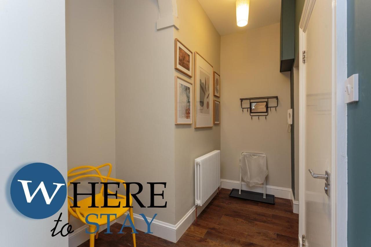 Stylish 2Bed Apartment Underneath Edinburgh Castle Edimburgo Exterior foto