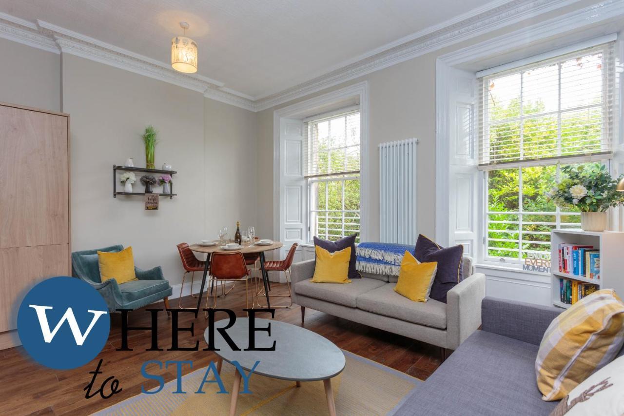 Stylish 2Bed Apartment Underneath Edinburgh Castle Edimburgo Exterior foto
